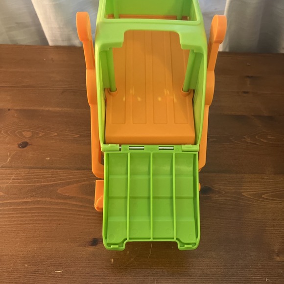 Fisher-Price Little People Recycling Garbage Truck Toy Musical Talking Toy Works - Picture 6 of 9